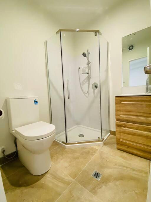 Otahuhu Town Centre Brand New Apartment 8B オークランド エクステリア 写真